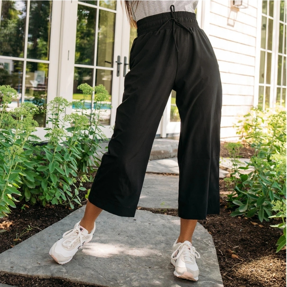 Albion Black Wide-Leg Cropped Drawstring Pants